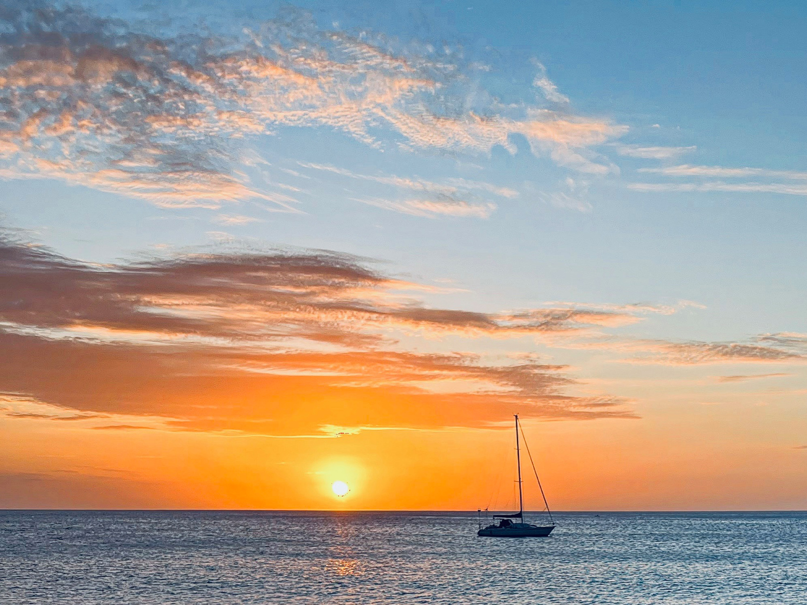 Waikiki Sailing Tours Champaign with Sunset